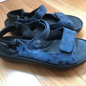 Silky navy blue women’s sandals